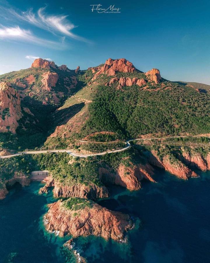 Jolie Villa Lalou Cote D'Azur Trois Chambres Fréjus المظهر الخارجي الصورة